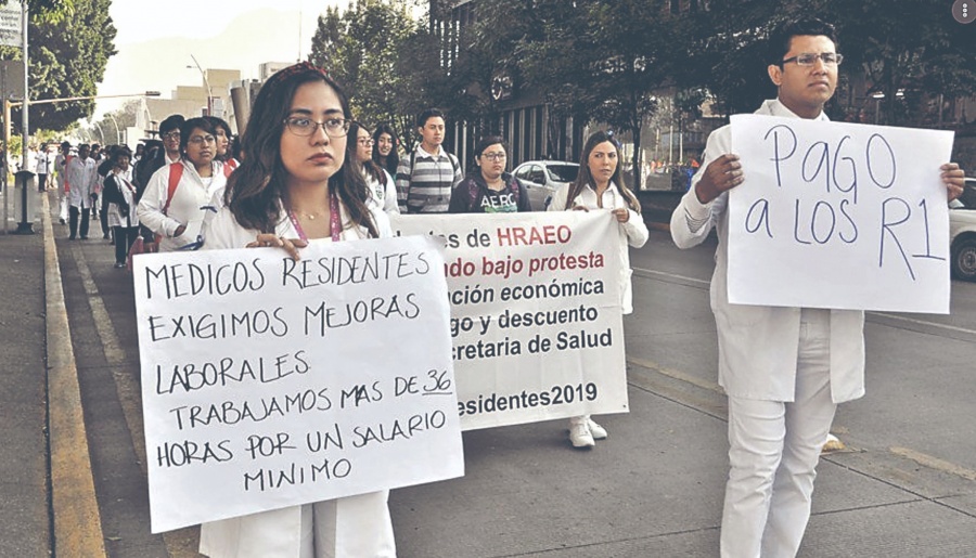 ...Y continúan trabajando en hospitales bajo protesta