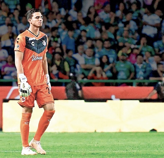 Tiburones pierde todo en 4 días; sigue sin DT