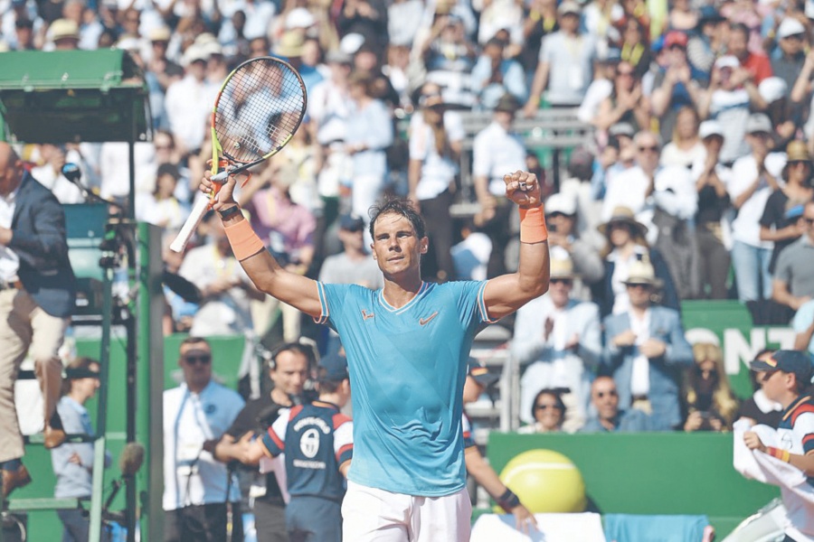 Tras un mes ausente, Nadal regresa a las pistas con victoria