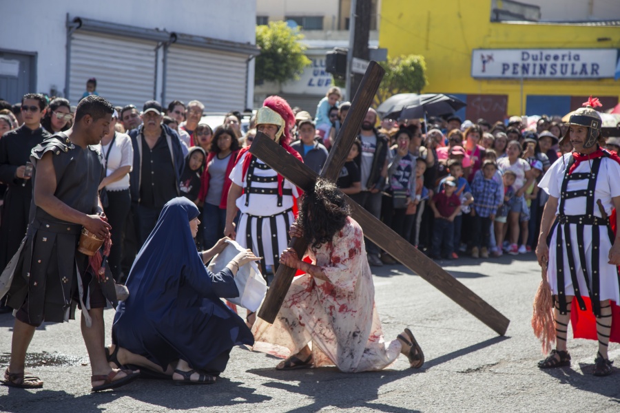 ¿Qué se conmemora el Viernes Santo?