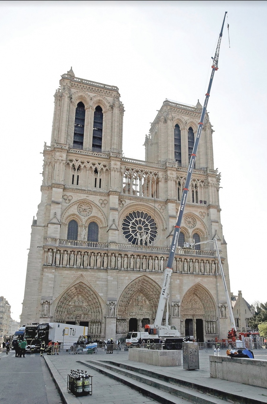 Van al Louvre 15 obras rescatadas de Notre Dame