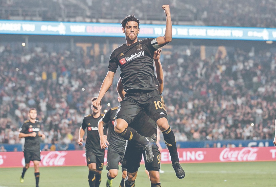 Con 10 goles, Carlos Vela hace suya la temporada
