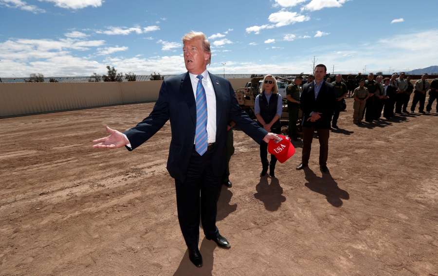 Acusa Trump a soldados mexicanos de apuntar a Guardia Nacional