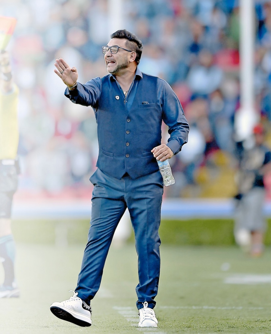 Tras 2 derrotas de Tomás Boy, piden a Mohamed para las Chivas