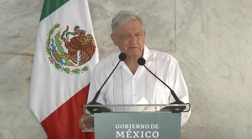 AMLO promete seguridad para Minatitlán