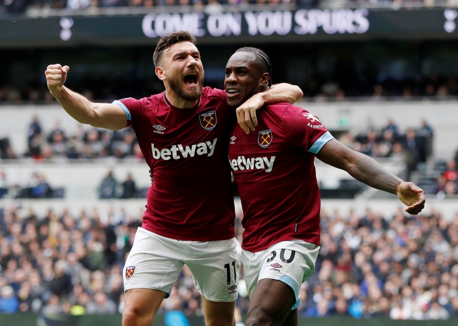 Sin “Chicharito”, el Tottenham cae ante West Ham