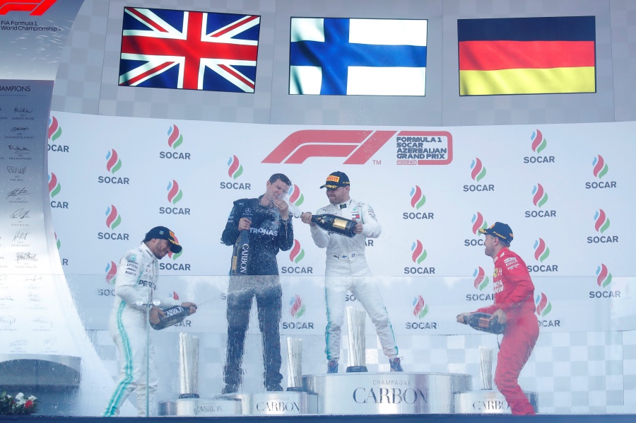 Valtteri Bottas se lleva GP de Azerbaiyán; Checo Pérez llega sexto