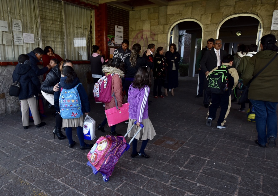 Más de 25 millones de alumnos de nivel básico regresarán mañana a clases