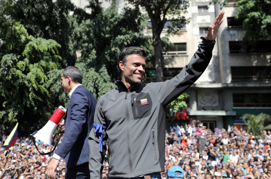 Leopoldo López abandona embajada de Chile