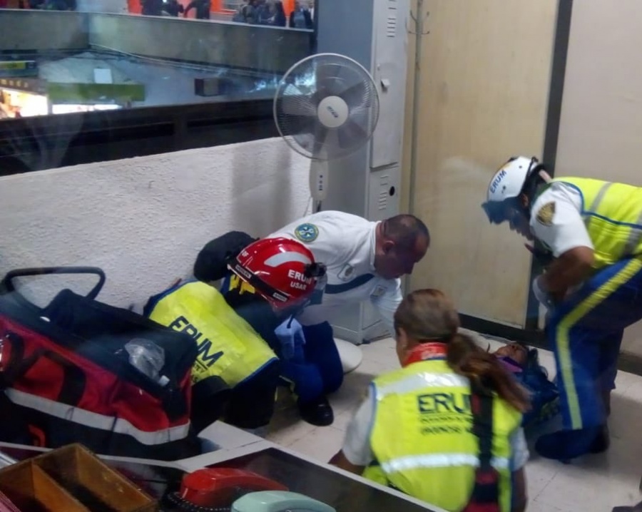 Hay tres lesionados tras cortocircuito en Metro de la CDMX