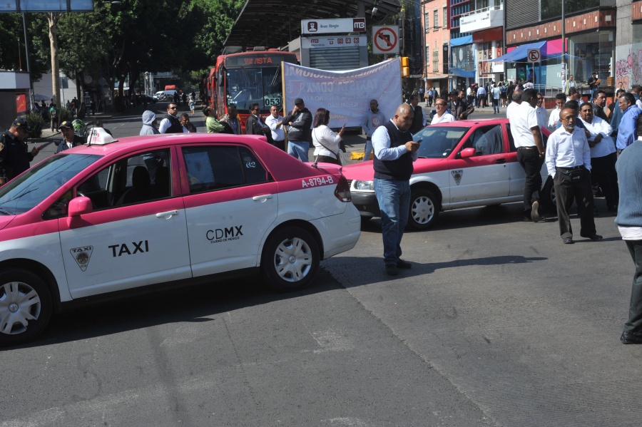 Taxistas anuncian paro y cierres viales en CDMX