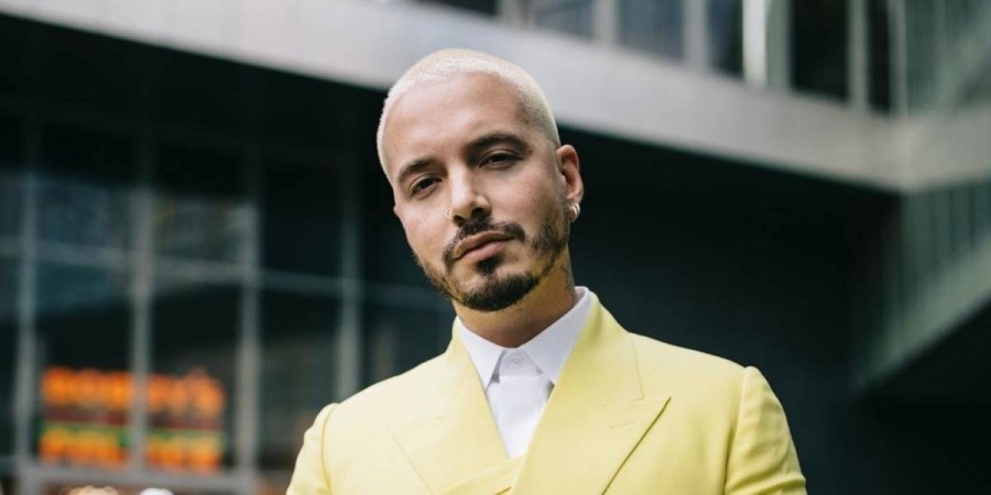 J Balvin enfurece a seguidoras por alabar a Chris Brown