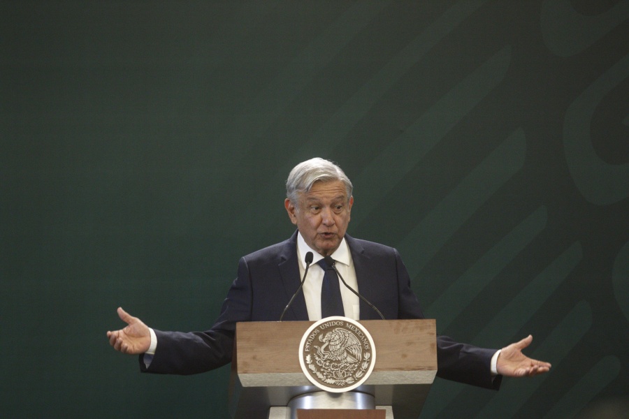 Invento, la renuncia de Alfonso Romo: AMLO