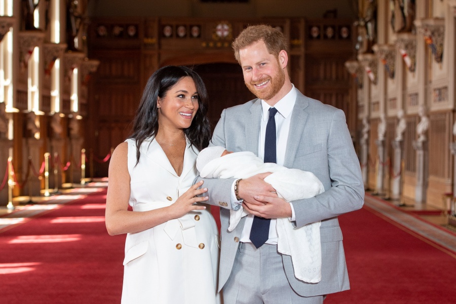 GALERÍA: Meghan y Harry presentan al bebé real