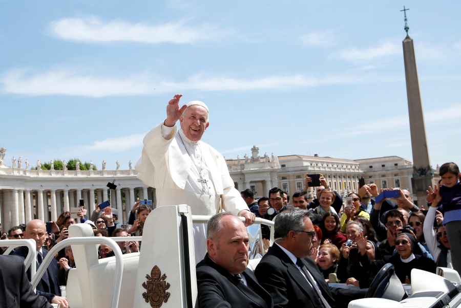 Ordena Papa denunciar abusos sexuales