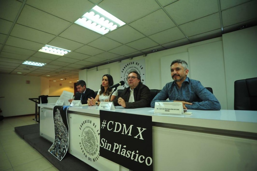 Aprueba Congreso de la CDMX reformar la ley sobre uso de bolsas de plástico y popotes