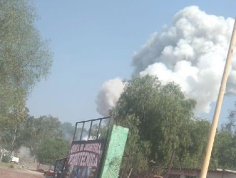 Reportan explosión por pirotecnia en Tultepec