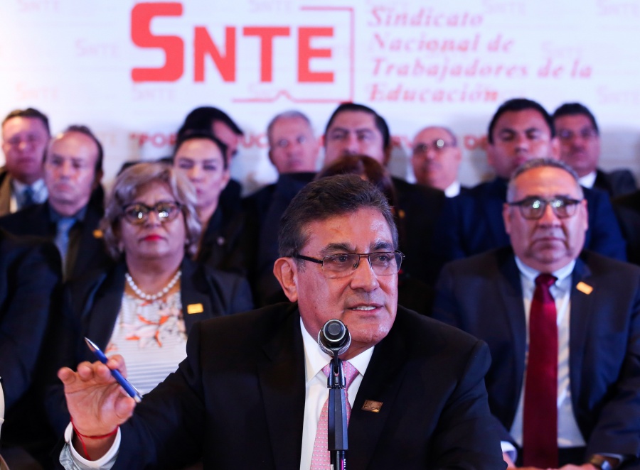 Dan 6.25% de aumento salarial a maestros de la SNTE