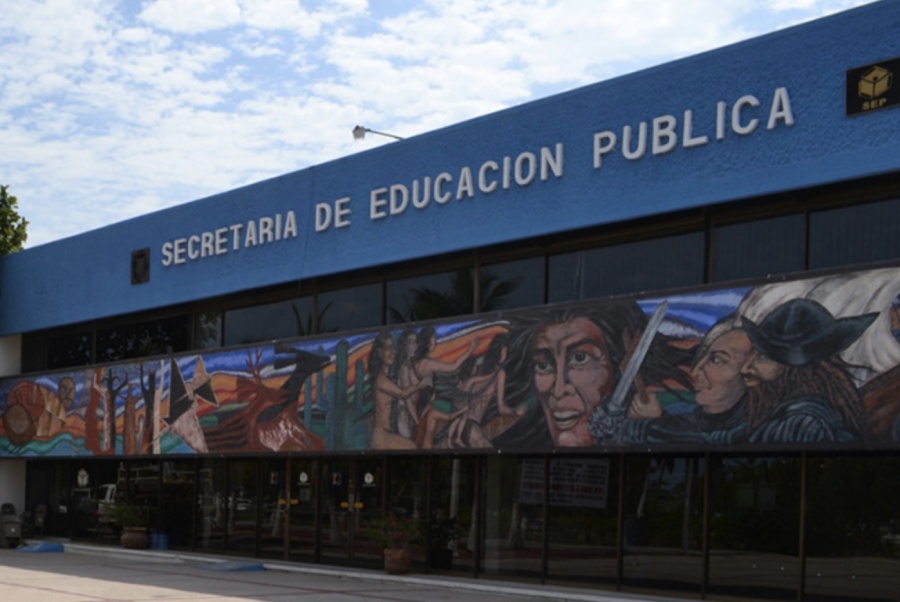 Gobierno local implementa acciones de apoyo a maestros