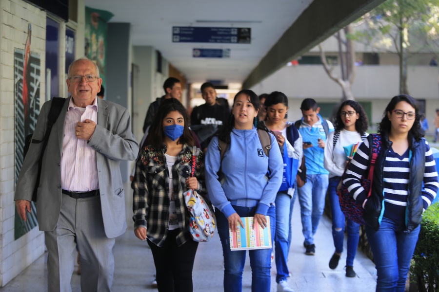 Se reanudan las clases en el Valle de México, tras contingencia ambiental