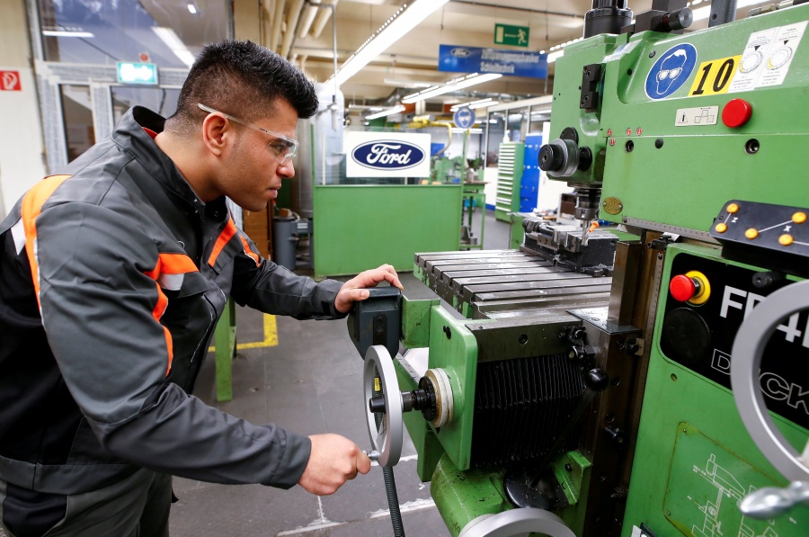 Se alista Ford para despedir a 7 mil empleados en todo el mundo