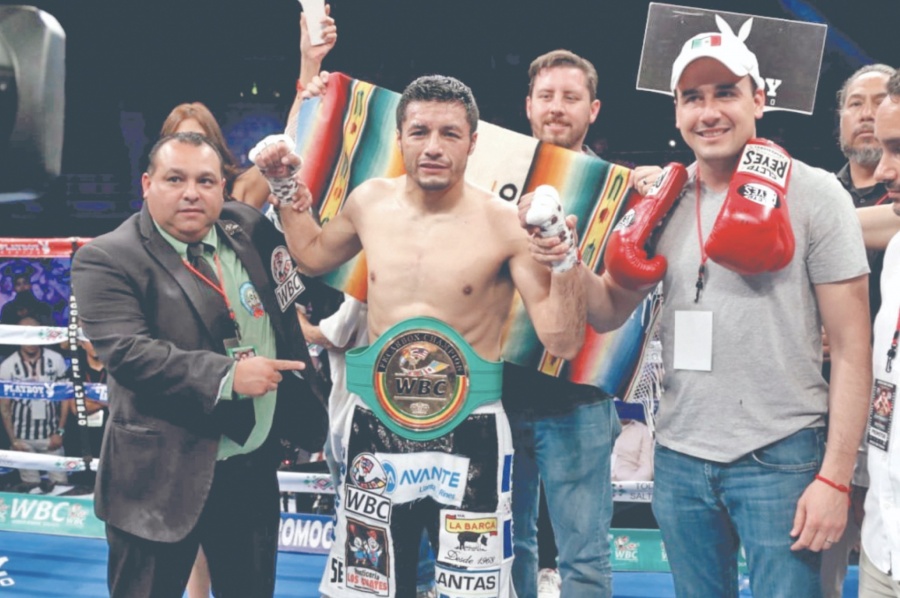 Jhonny González rescata en el quinto round su Título del CMB