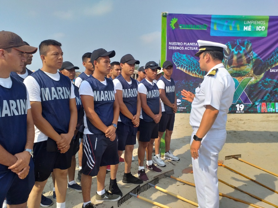 Coordina Semar limpieza en playas de Tamiahua, Veracruz