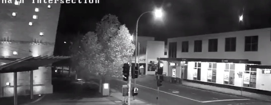 Captan caída de meteoro en Australia