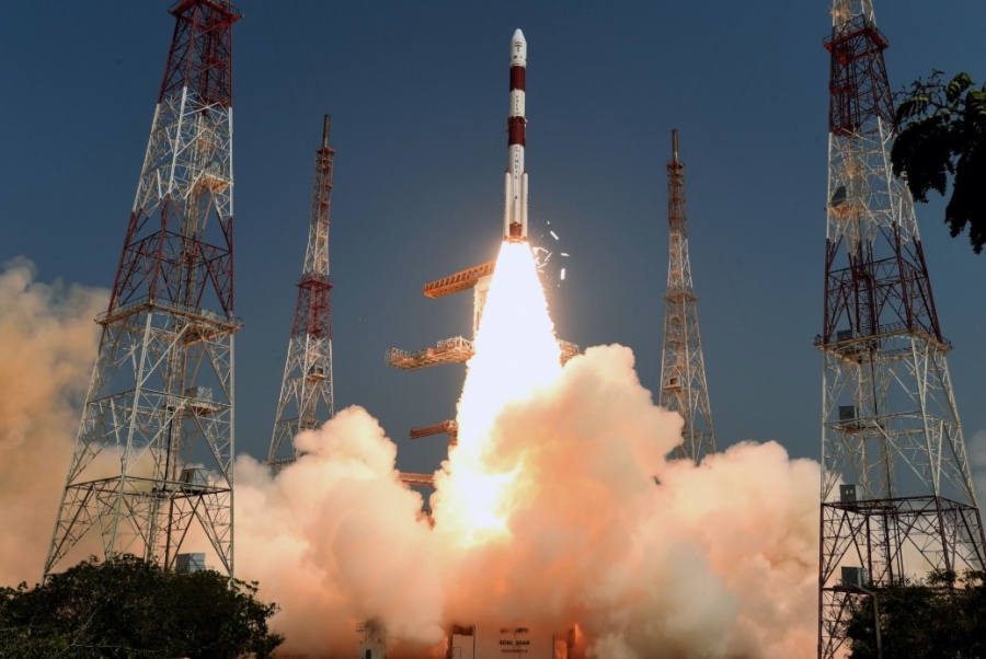 India lanza satélite que ayudará en agricultura y desastres