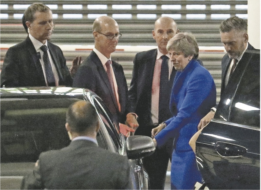 May ofrece otro plebiscito y nexos con UE para sellar pacto del Brexit