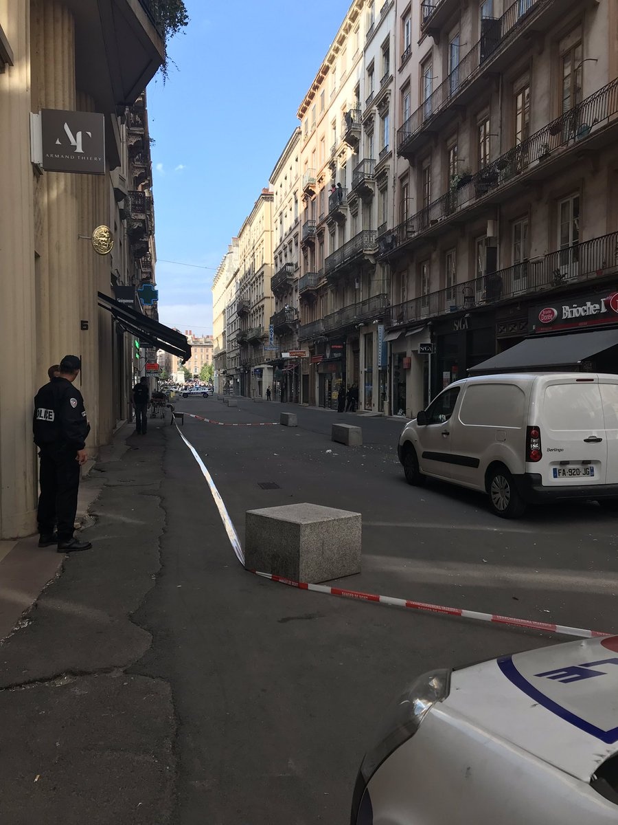 Buscan a hombre que habría dejado paquete-bomba en calles de París