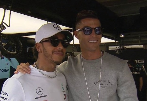 El hijo de Cristiano Ronaldo monta monoplaza de Hamilton en GP de Mónaco