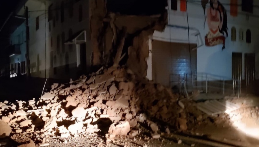 Potente sismo sacude Perú y cimbra Ecuador y Colombia