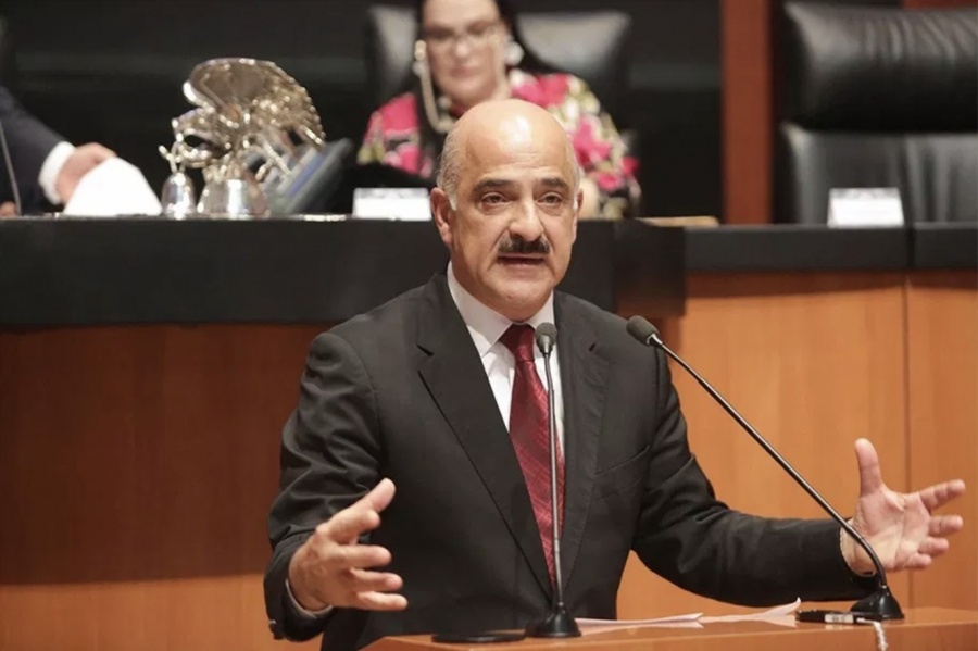 Designan al senador Ricardo Ahued al frente de Aduanas