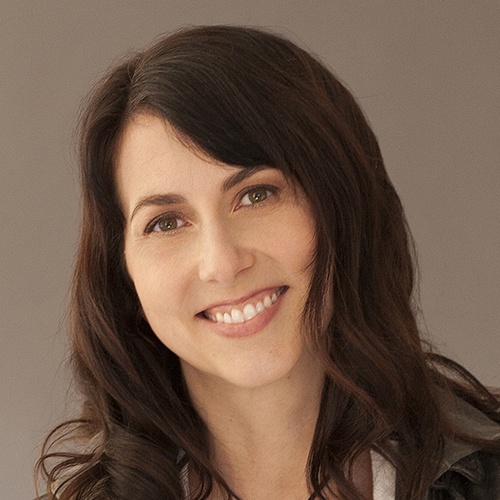 MacKenzie Bezos donará la mitad de su fortuna