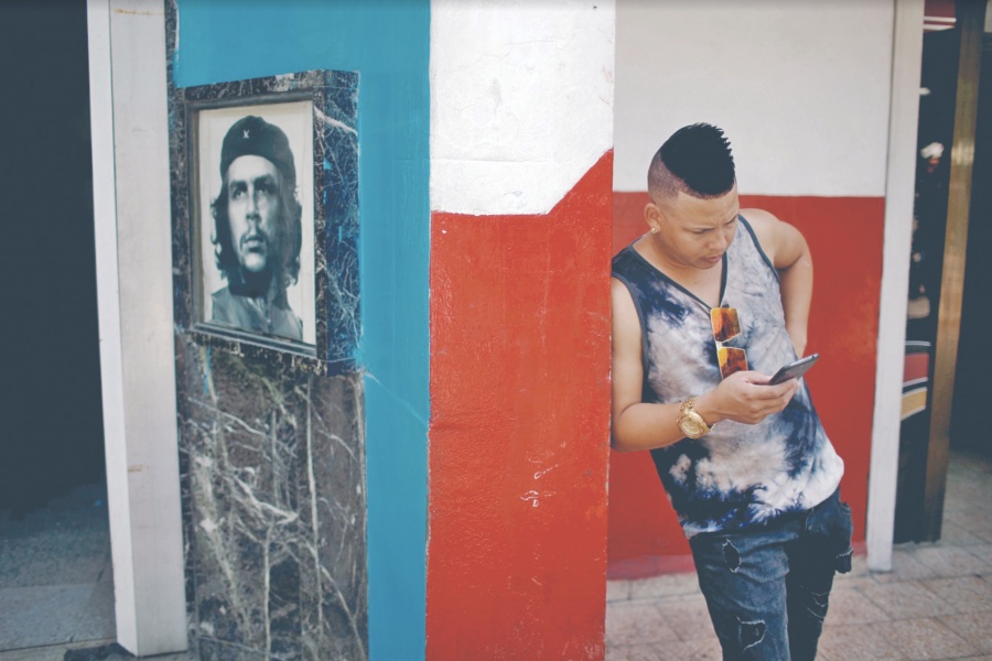 Cuba se abre al wifi privado, pero bajo control del Estado