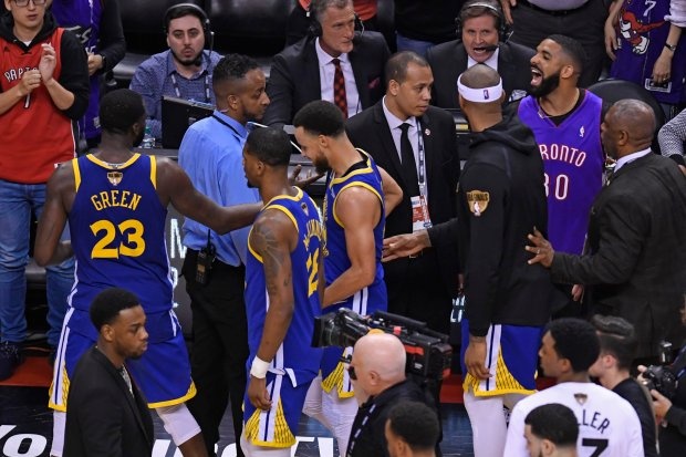 VIDEO: El rapero Drake llama “basura” a Draymond Green tras victoria de Raptors