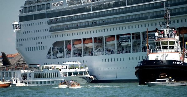 Se desata pánico en Venecia por crucero