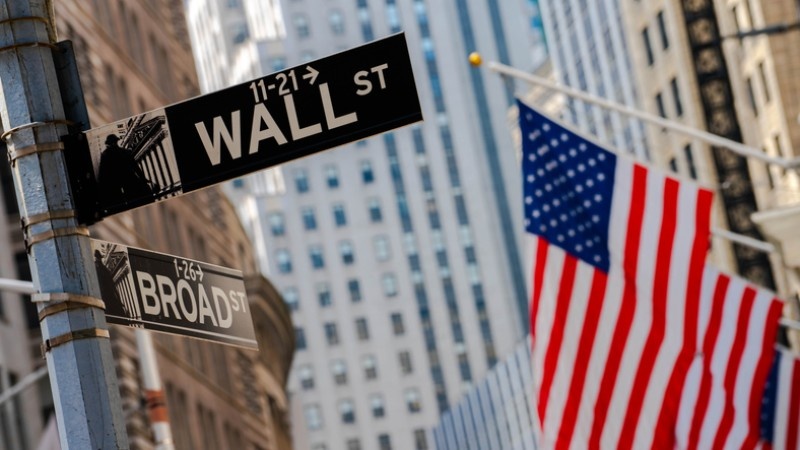 Wall Street cae por problemas regulatorios que enfrentan Alphabet y Amazon