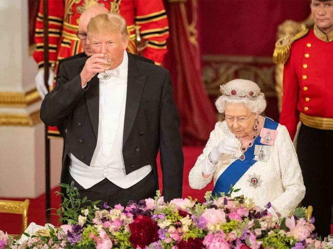 Sugiere Trump boicot masivo a AT&T, para que CNN deje de hablar mal de EU