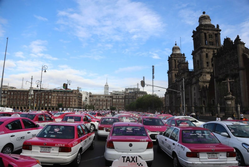 Taxistas acuerdan diálogo en la Secretaría de Gobernación