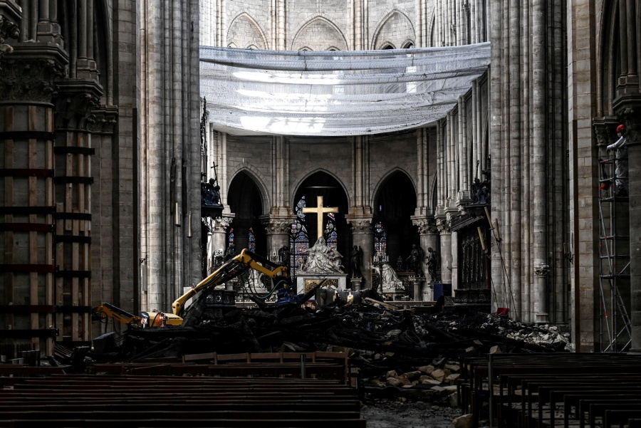 Incendio en Notre Dame causa envenenamiento por plomo