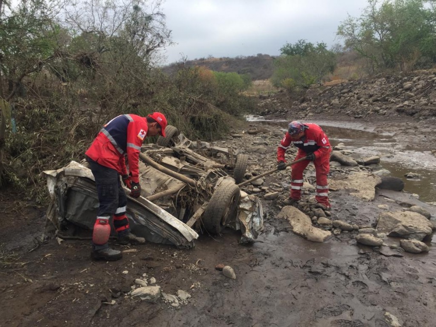 Cruz Roja entrega apoyos a damnificados por inundaciones en Jalisco