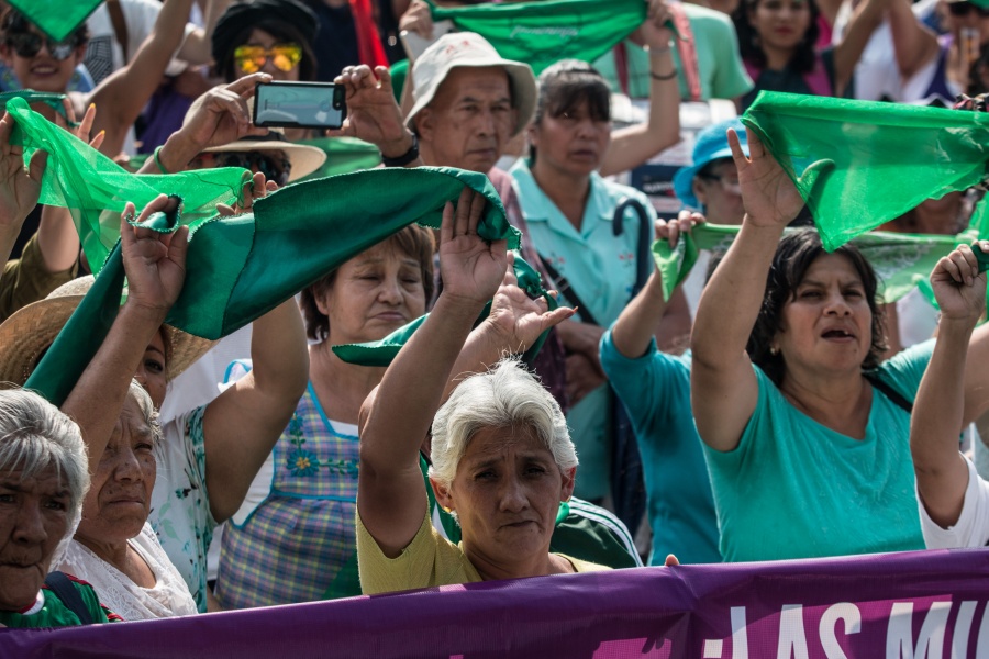 Presentan iniciativa a favor del aborto en Puebla