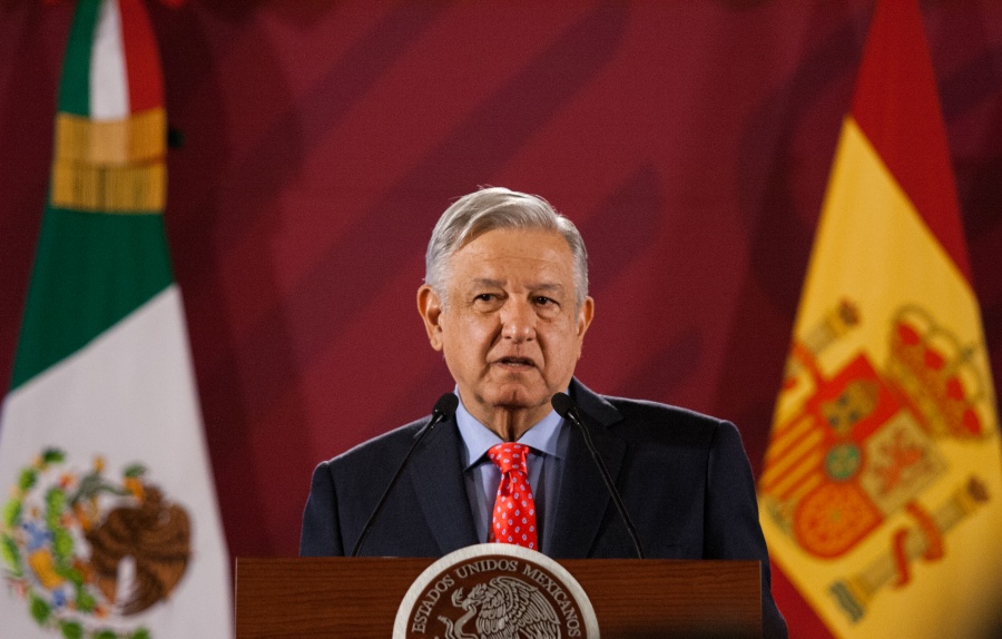 Pide AMLO a funcionarios no caer en el influyentismo ni corrupción