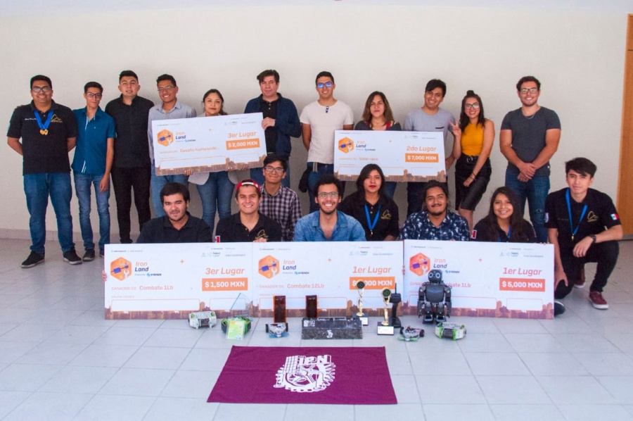 Estudiantes politécnicos triunfan en torneos de robótica
