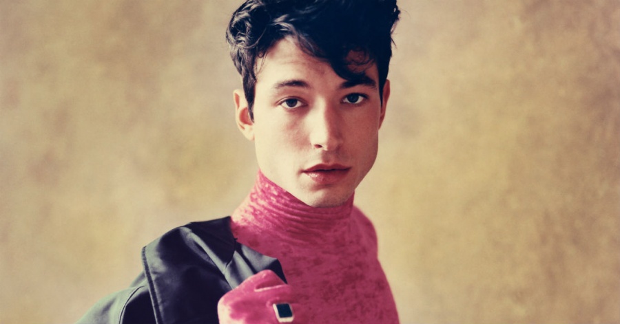 Ezra Miller turistea y se toma fotos con fans en la CDMX