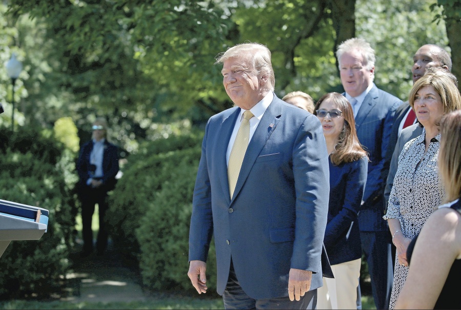 México manda 10 mil agentes, y Washington les recorta ayuda
