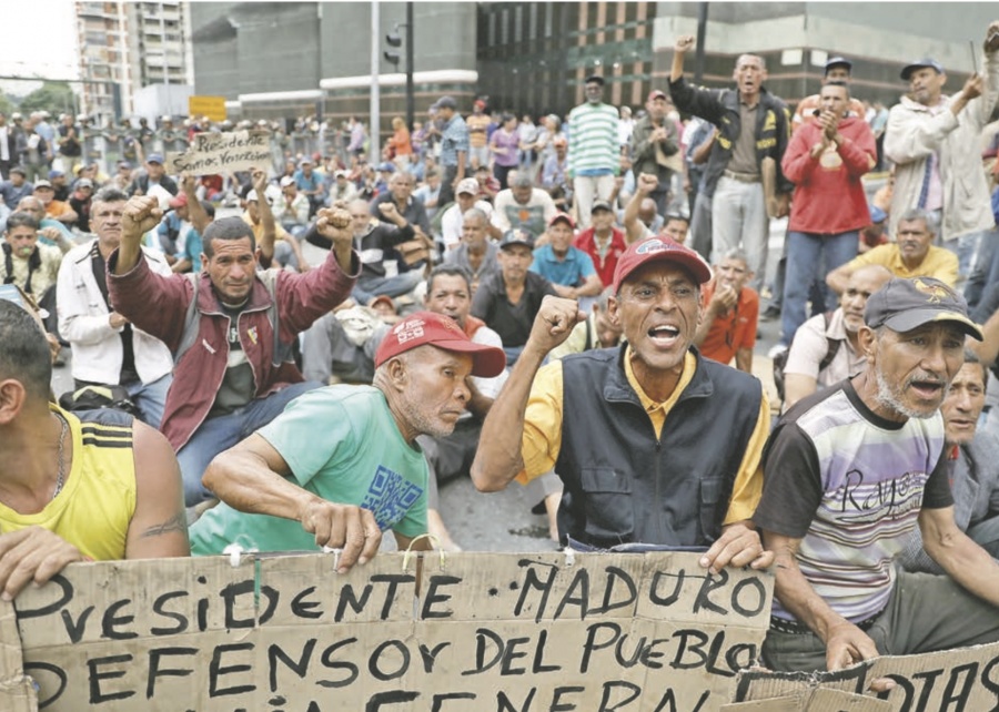 Entre protestas reciben a Bachelet en Venezuela