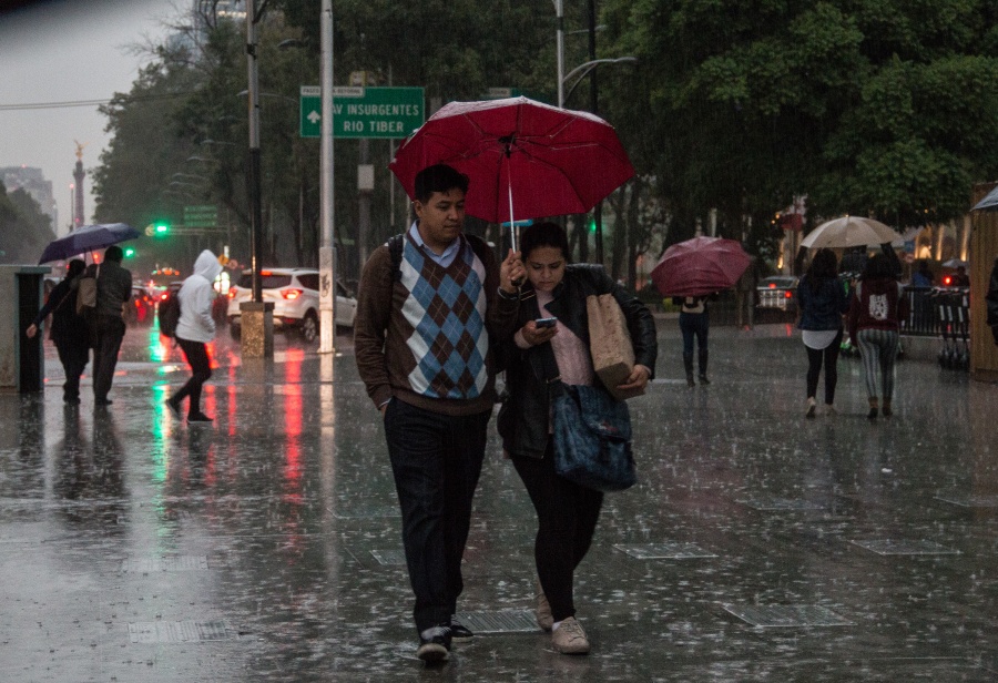 Prevén lluvias en más de la mitad del país este sábado